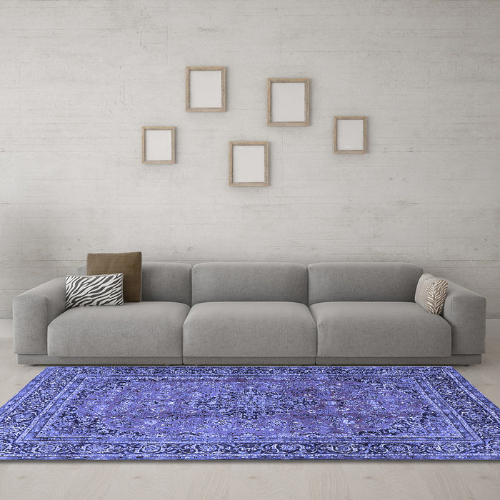 Machine Washable Persian Blue Traditional Rug in a Living Room, wshtr4374blu
