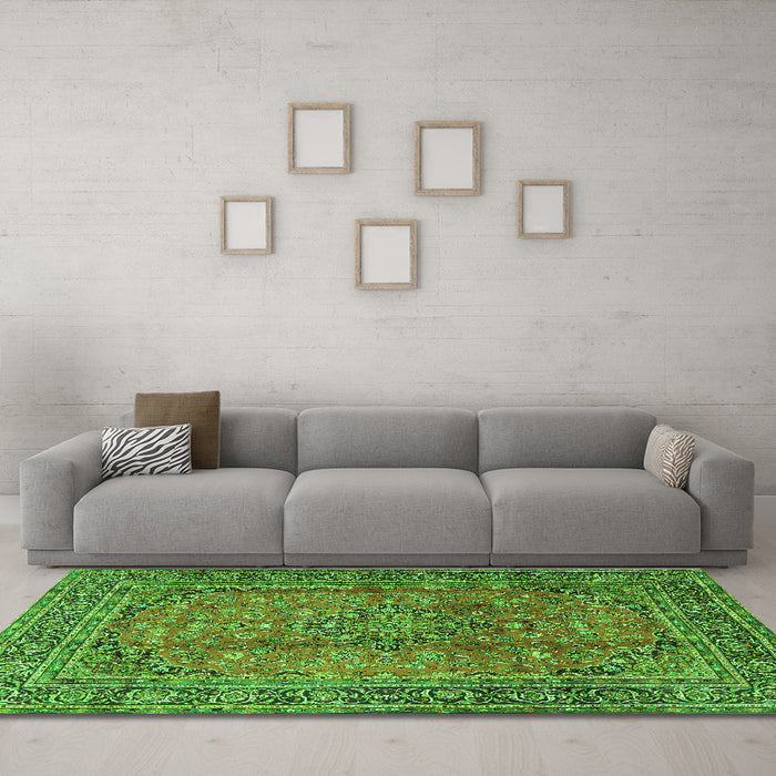 Machine Washable Persian Green Traditional Area Rugs in a Living Room,, wshtr4374grn