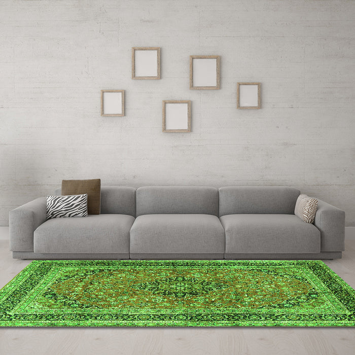Machine Washable Persian Green Traditional Area Rugs in a Living Room,, wshtr4375grn