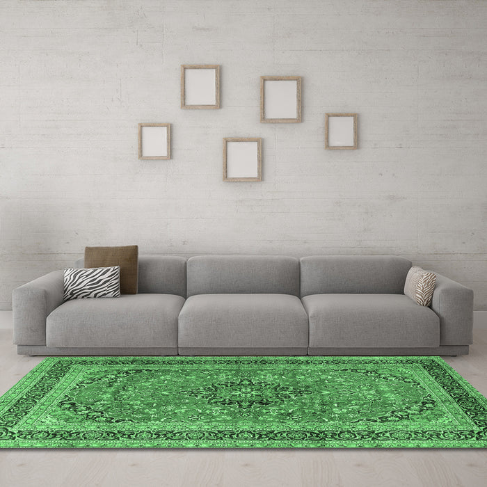 Machine Washable Persian Emerald Green Traditional Area Rugs in a Living Room,, wshtr4375emgrn
