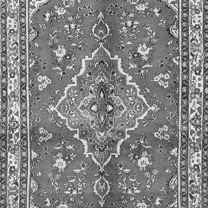 Serging Thickness of Machine Washable Persian Gray Traditional Rug, wshtr4376gry