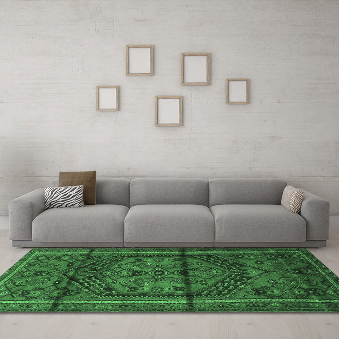 Machine Washable Persian Emerald Green Traditional Area Rugs in a Living Room,, wshtr4377emgrn