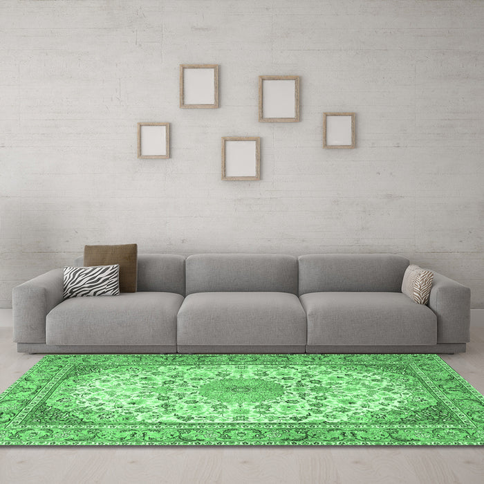 Machine Washable Medallion Emerald Green Traditional Area Rugs in a Living Room,, wshtr4378emgrn