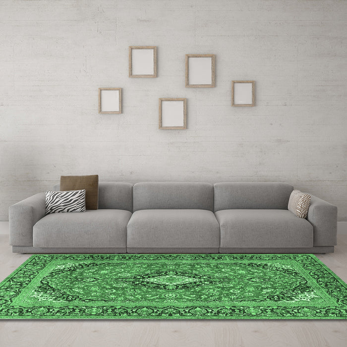 Machine Washable Medallion Emerald Green Traditional Area Rugs in a Living Room,, wshtr4379emgrn