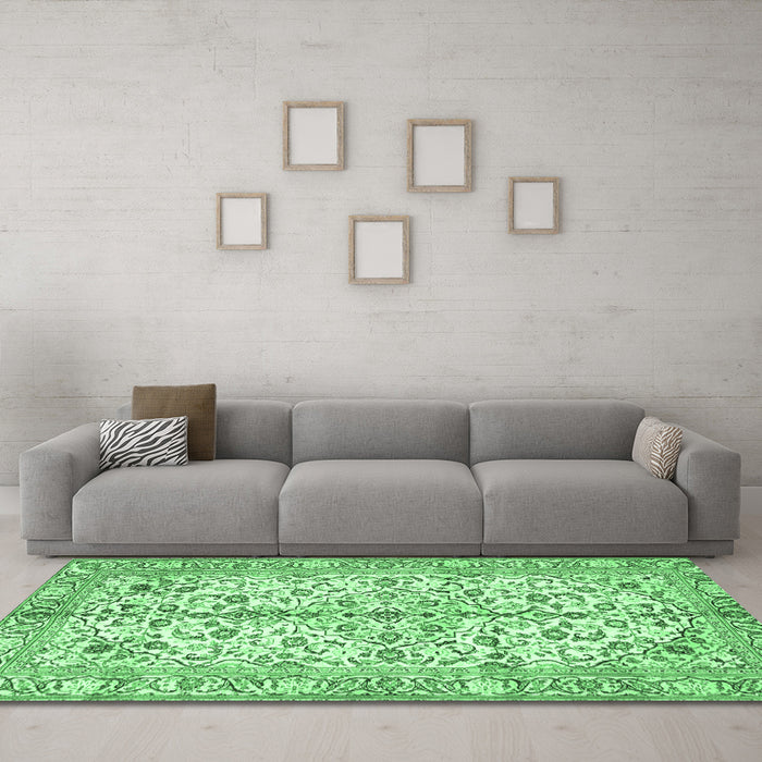 Machine Washable Persian Emerald Green Traditional Area Rugs in a Living Room,, wshtr4380emgrn