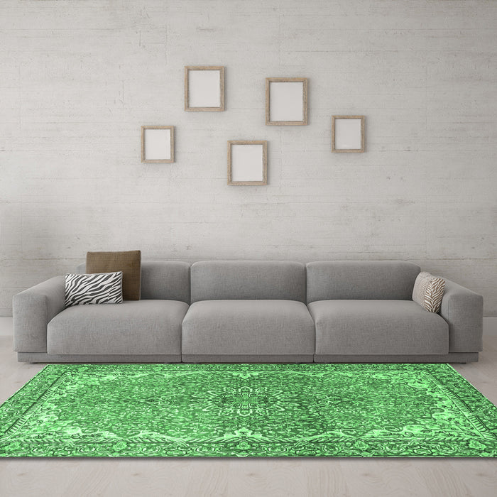 Machine Washable Persian Emerald Green Traditional Area Rugs in a Living Room,, wshtr4381emgrn