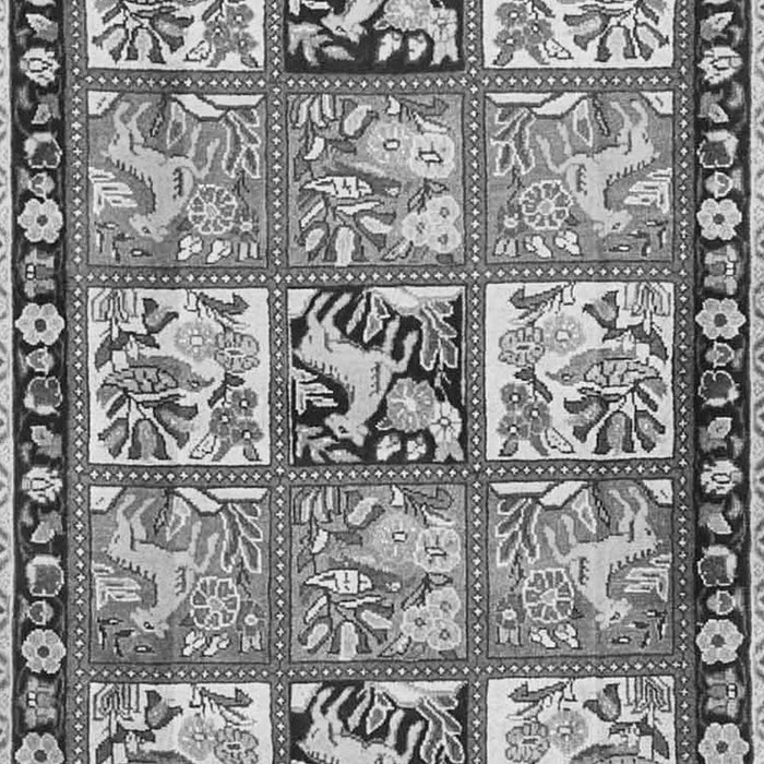 Serging Thickness of Machine Washable Persian Gray Traditional Rug, wshtr4382gry