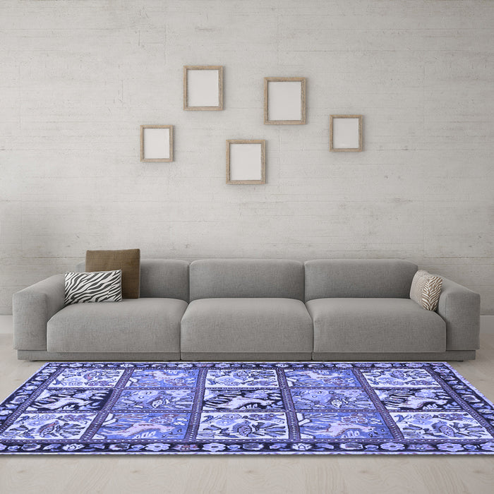 Machine Washable Persian Blue Traditional Rug in a Living Room, wshtr4382blu