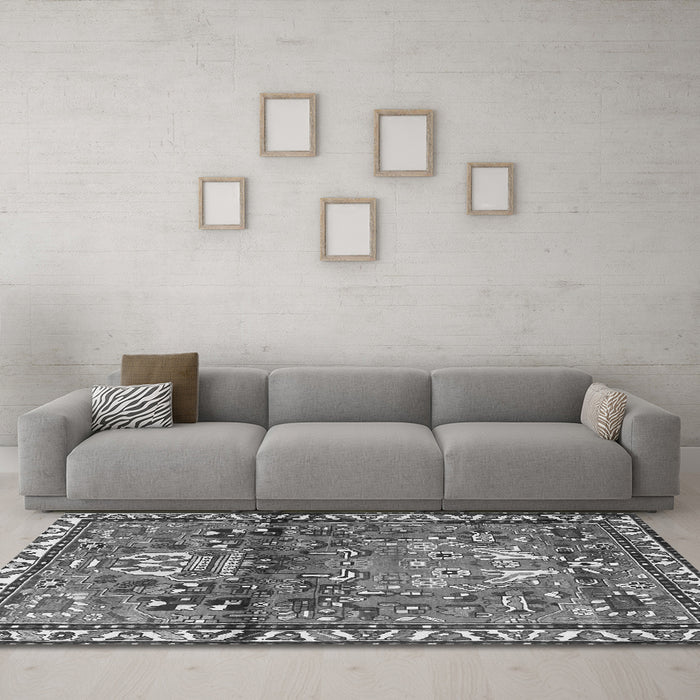 Machine Washable Persian Gray Traditional Rug in a Living Room,, wshtr4383gry