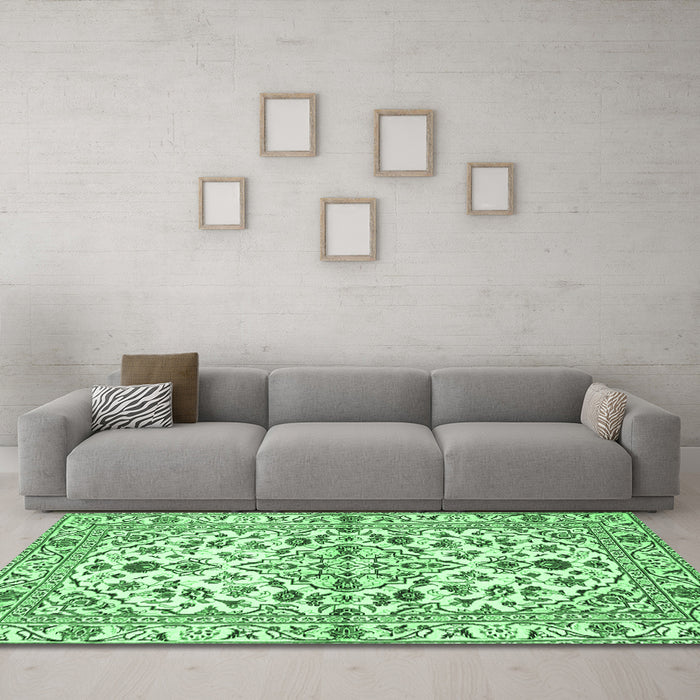 Machine Washable Persian Emerald Green Traditional Area Rugs in a Living Room,, wshtr4384emgrn