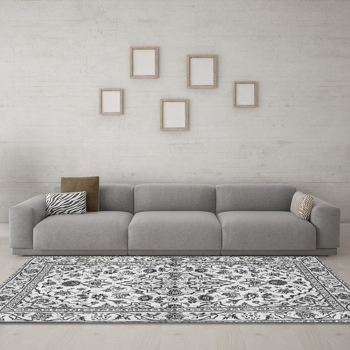 Machine Washable Persian Gray Traditional Rug in a Living Room,, wshtr4384gry