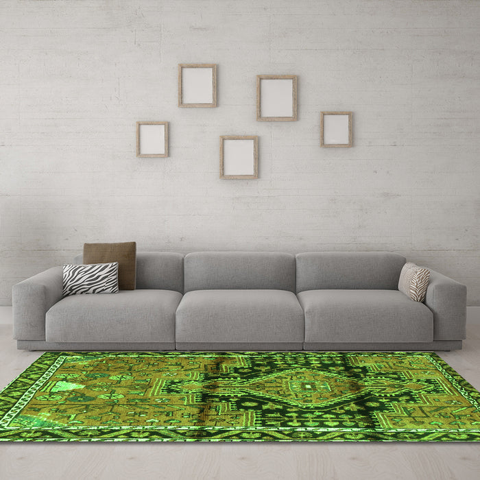 Machine Washable Persian Green Traditional Area Rugs in a Living Room,, wshtr4385grn