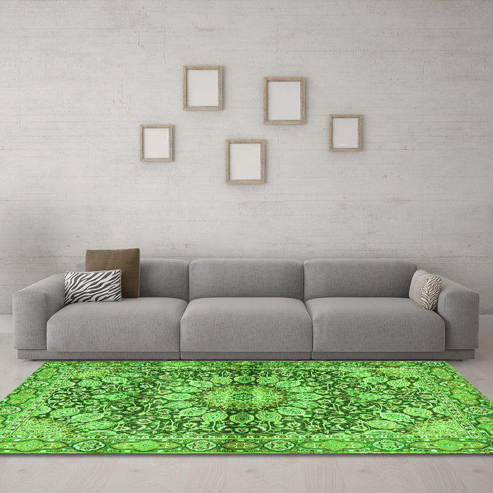 Machine Washable Persian Green Traditional Area Rugs in a Living Room,, wshtr4386grn