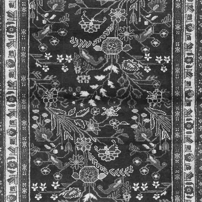 Serging Thickness of Machine Washable Persian Gray Traditional Rug, wshtr4387gry