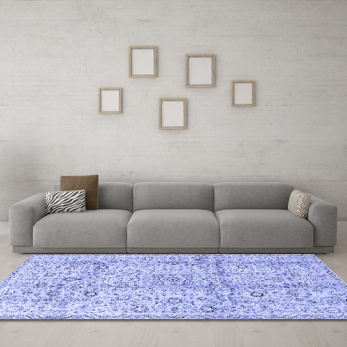 Machine Washable Persian Blue Traditional Rug in a Living Room, wshtr4389blu
