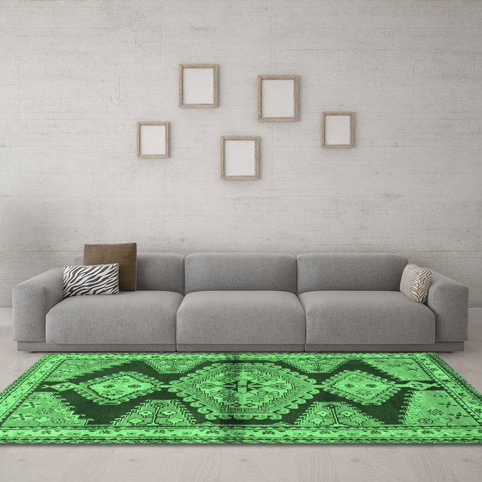 Machine Washable Persian Emerald Green Traditional Area Rugs in a Living Room,, wshtr4390emgrn