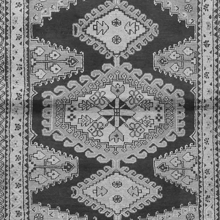 Serging Thickness of Machine Washable Persian Gray Traditional Rug, wshtr4390gry