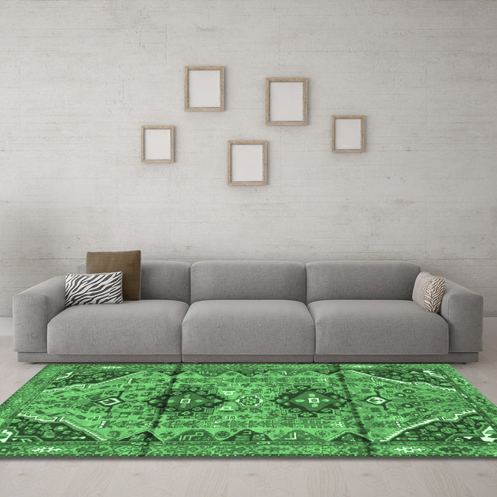 Machine Washable Persian Emerald Green Traditional Area Rugs in a Living Room,, wshtr4392emgrn