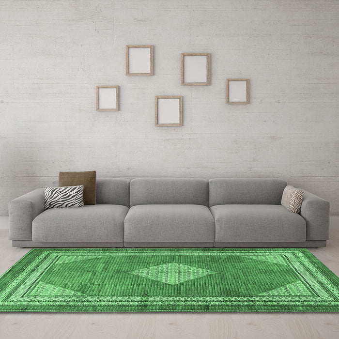 Machine Washable Medallion Emerald Green Traditional Area Rugs in a Living Room,, wshtr4395emgrn