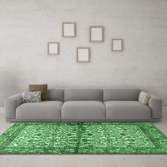 Machine Washable Persian Emerald Green Traditional Area Rugs in a Living Room,, wshtr4396emgrn