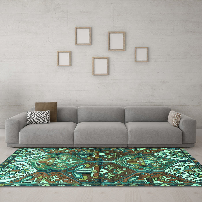 Machine Washable Persian Turquoise Traditional Area Rugs in a Living Room,, wshtr4397turq