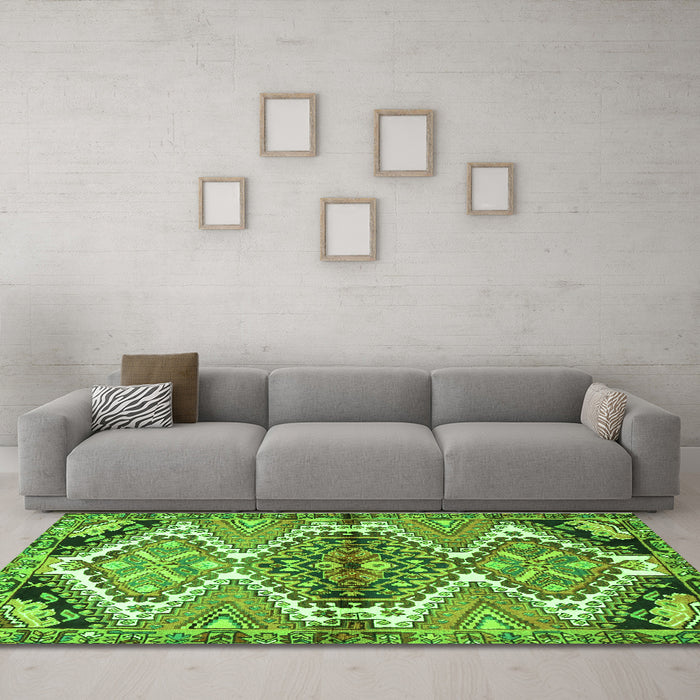 Machine Washable Persian Green Traditional Area Rugs in a Living Room,, wshtr4398grn