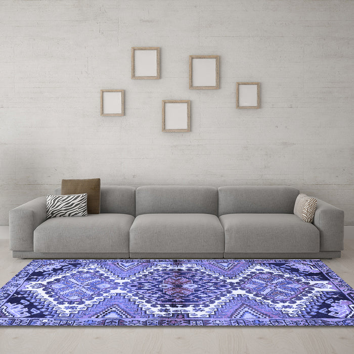 Machine Washable Persian Blue Traditional Rug in a Living Room, wshtr4398blu
