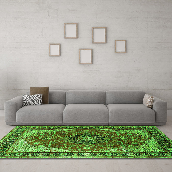 Machine Washable Medallion Green Traditional Area Rugs in a Living Room,, wshtr439grn