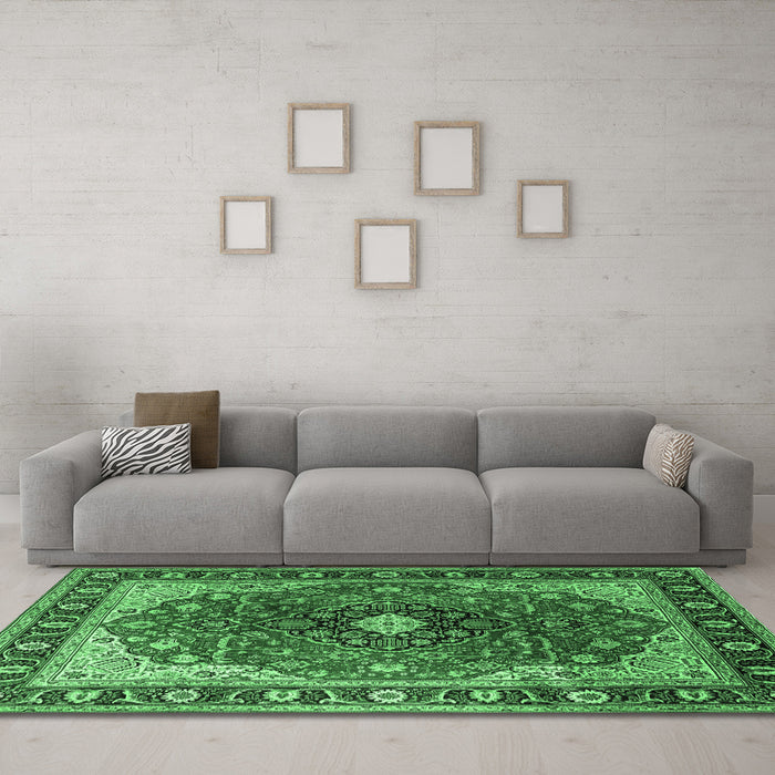 Machine Washable Medallion Emerald Green Traditional Area Rugs in a Living Room,, wshtr439emgrn