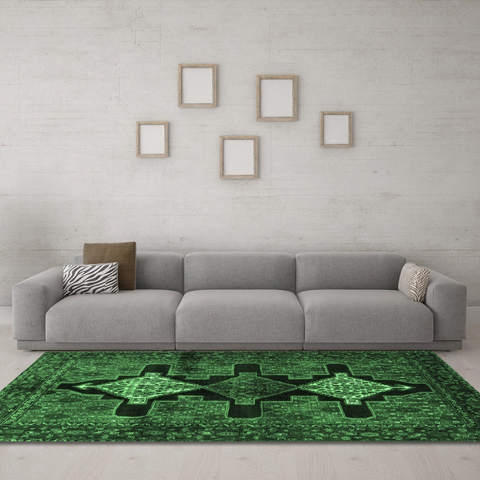 Machine Washable Persian Emerald Green Traditional Area Rugs in a Living Room,, wshtr43emgrn
