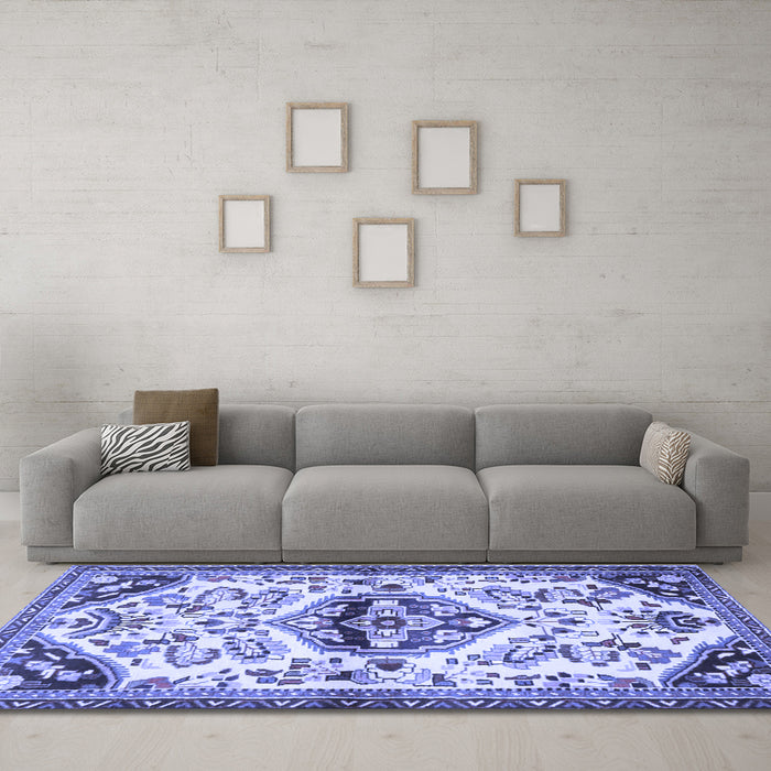 Machine Washable Persian Blue Traditional Rug in a Living Room, wshtr4400blu