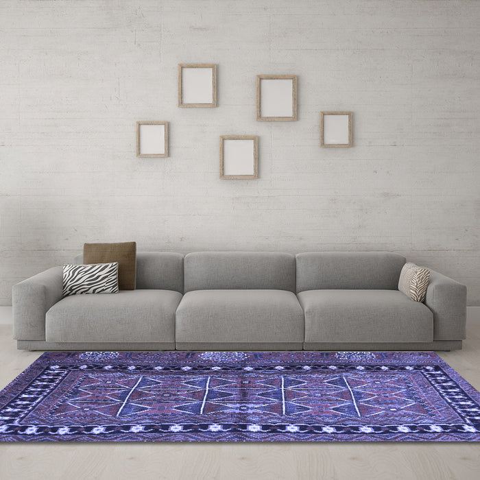 Machine Washable Persian Blue Traditional Rug in a Living Room, wshtr4401blu