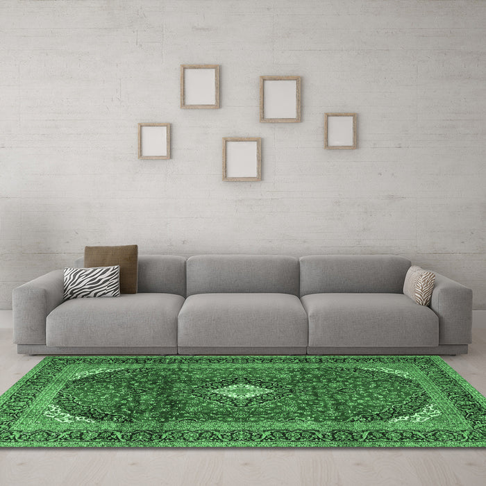 Machine Washable Medallion Emerald Green Traditional Area Rugs in a Living Room,, wshtr4405emgrn