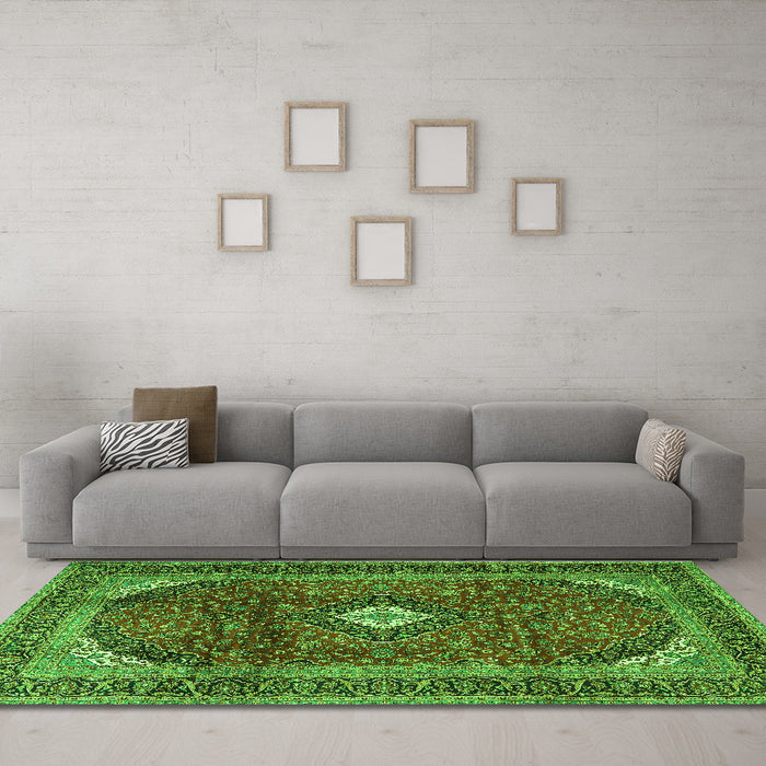 Machine Washable Medallion Green Traditional Area Rugs in a Living Room,, wshtr4405grn