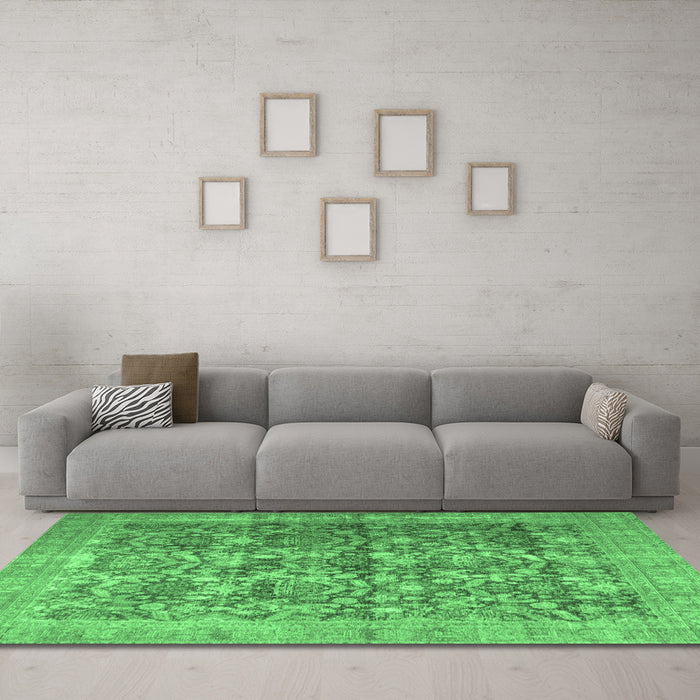Machine Washable Persian Emerald Green Traditional Area Rugs in a Living Room,, wshtr4406emgrn