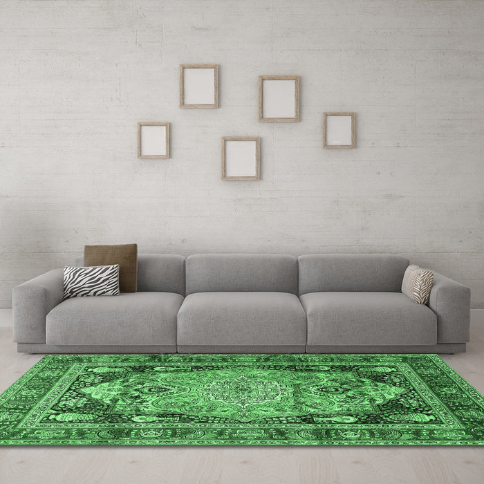 Machine Washable Medallion Emerald Green Traditional Area Rugs in a Living Room,, wshtr440emgrn
