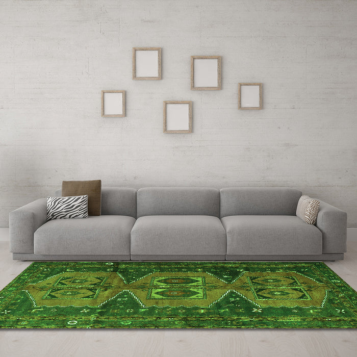 Machine Washable Persian Green Traditional Area Rugs in a Living Room,, wshtr4410grn