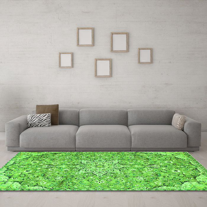 Machine Washable Persian Green Traditional Area Rugs in a Living Room,, wshtr4411grn