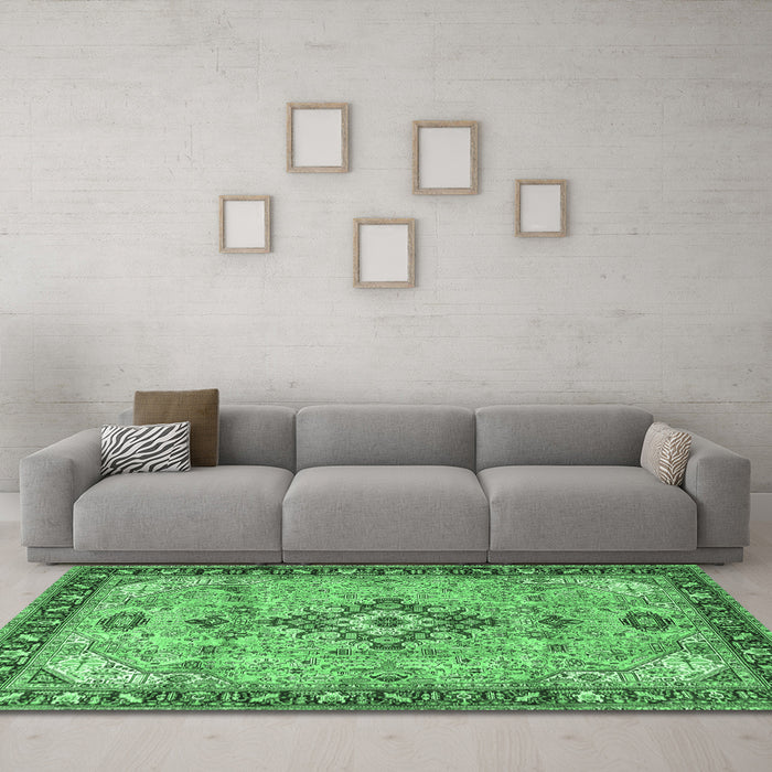 Machine Washable Medallion Emerald Green Traditional Area Rugs in a Living Room,, wshtr4412emgrn