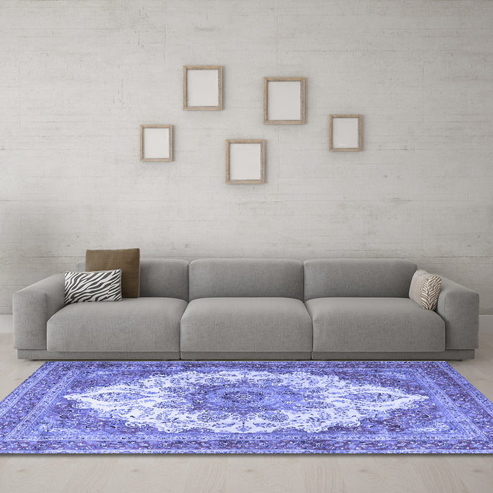 Machine Washable Persian Blue Traditional Rug in a Living Room, wshtr4413blu