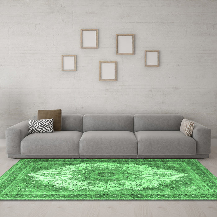 Machine Washable Persian Emerald Green Traditional Area Rugs in a Living Room,, wshtr4413emgrn