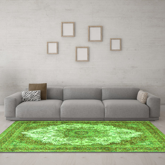 Machine Washable Persian Green Traditional Area Rugs in a Living Room,, wshtr4413grn