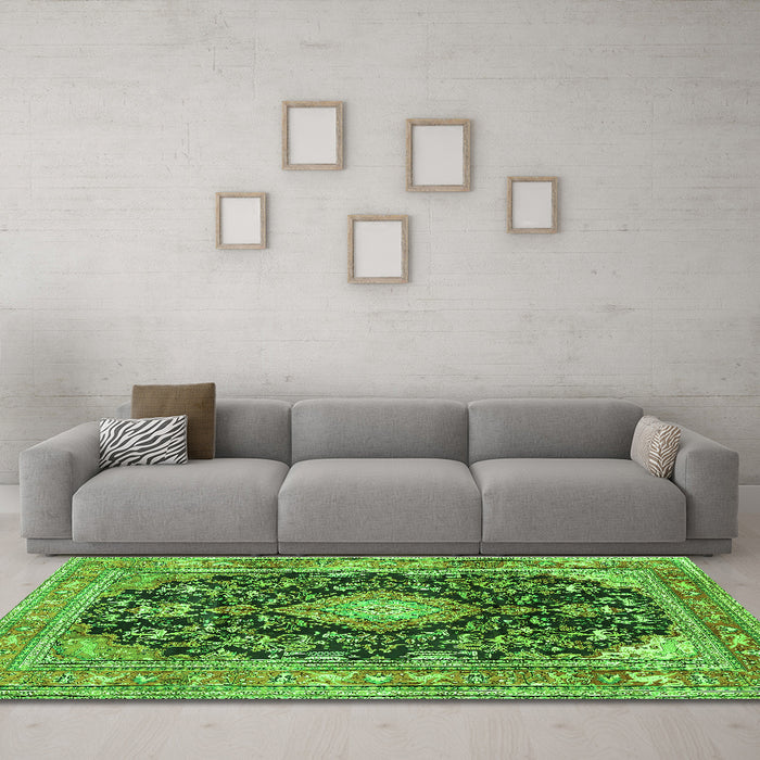 Machine Washable Persian Green Traditional Area Rugs in a Living Room,, wshtr4416grn