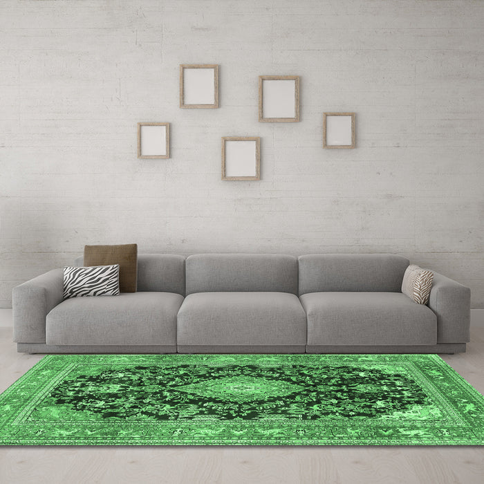 Machine Washable Persian Emerald Green Traditional Area Rugs in a Living Room,, wshtr4416emgrn