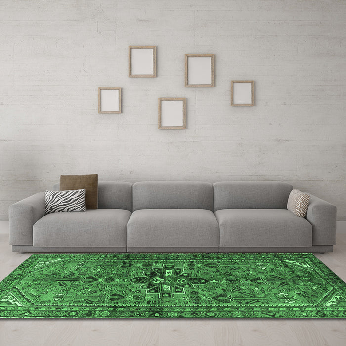 Machine Washable Persian Emerald Green Traditional Area Rugs in a Living Room,, wshtr4418emgrn