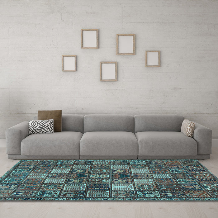 Machine Washable Persian Light Blue Traditional Rug in a Living Room, wshtr4422lblu