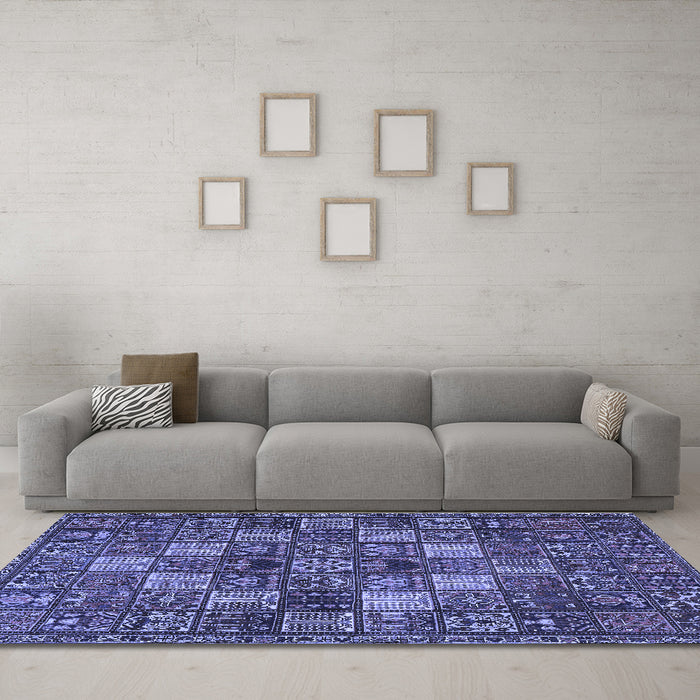 Machine Washable Persian Blue Traditional Rug in a Living Room, wshtr4422blu