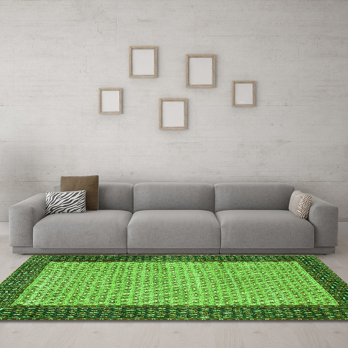 Machine Washable Persian Green Traditional Area Rugs in a Living Room,, wshtr4423grn