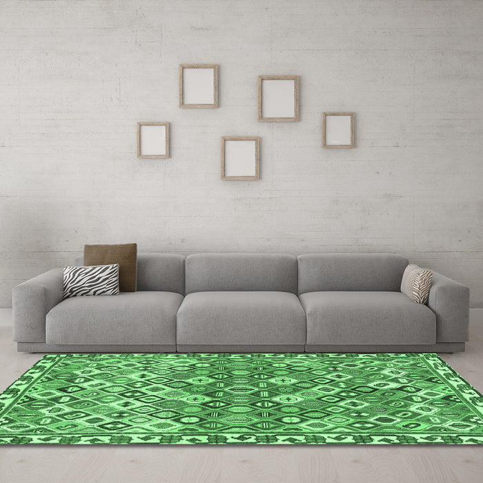 Machine Washable Persian Emerald Green Traditional Area Rugs in a Living Room,, wshtr4426emgrn