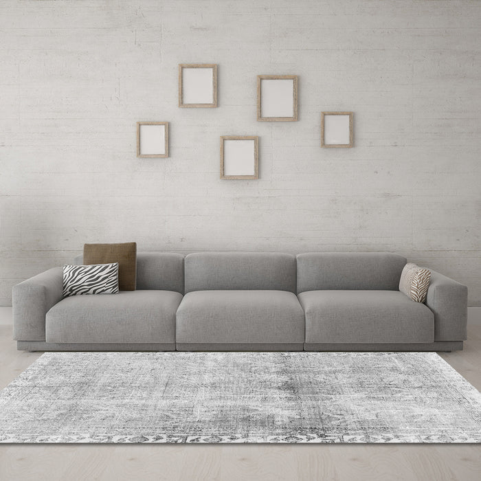 Machine Washable Persian Gray Traditional Rug in a Living Room,, wshtr4427gry